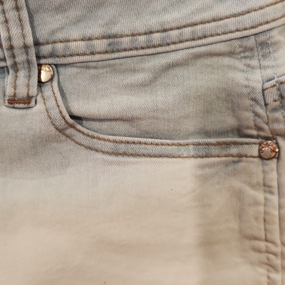 [Refuge] 2 Tone Cut Off Shorts - Size 6 - Picture 5 of 8